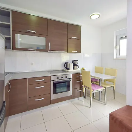 Jasmina-1 By Interhome *